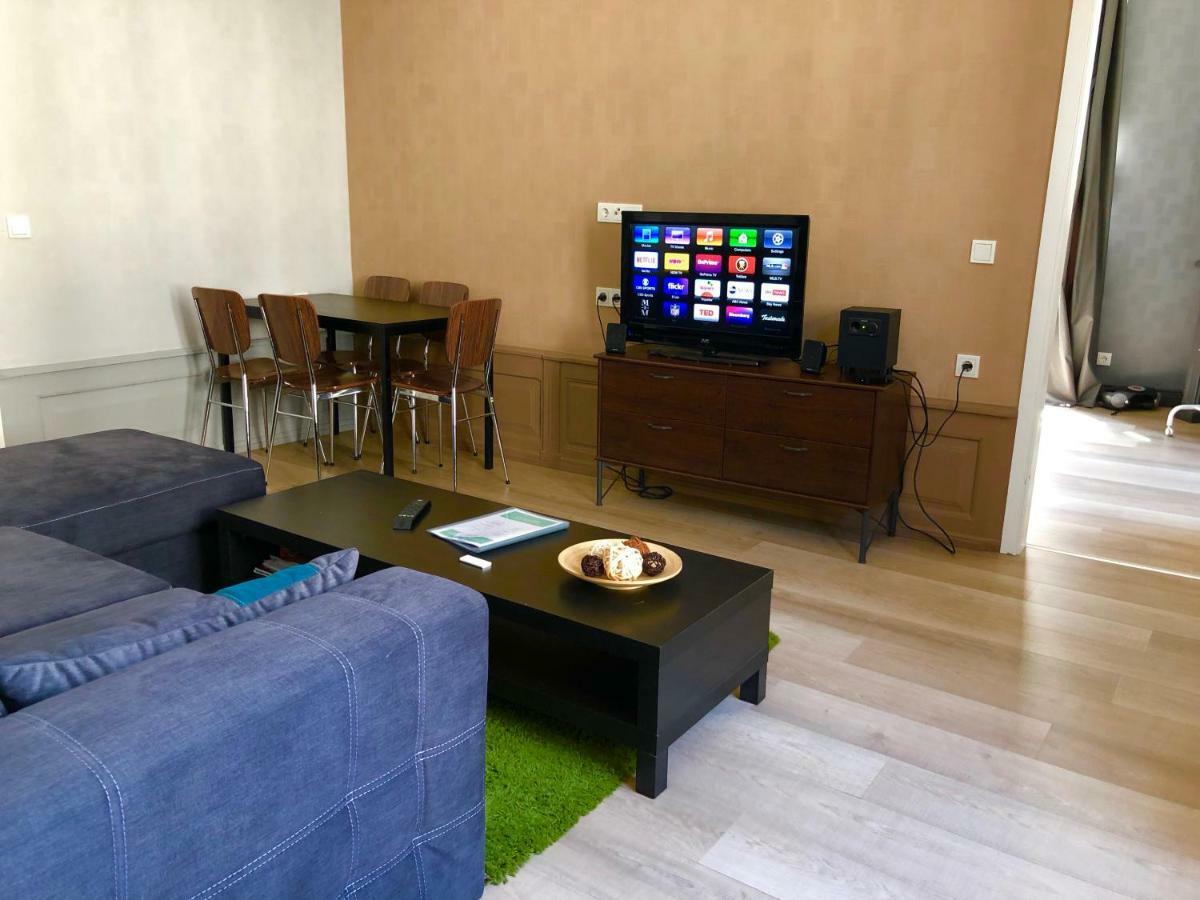 Appartamento Urban Apartment, In The Nightlife Area!